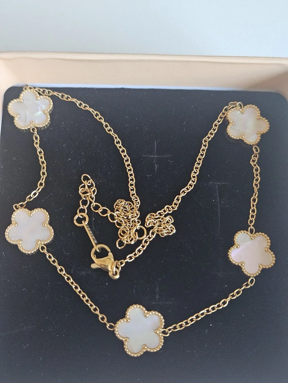Gold Stainless Mother-of-Pearl Flower Necklace And Bracelet Set